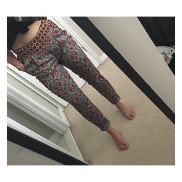 Patterned Ankle Pants - Picture 6 of 8